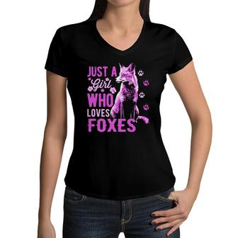 Fox - Just A Girl Who Loves Foxes - Red Fox Wildlife Women V-Neck T-Shirt | Mazezy