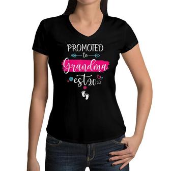 Happy Mothers Day 2022 Promoted To Grandma 2022 Women V-Neck T-Shirt - Seseable