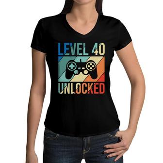 Level 40 Unlocked 40 Happy Birthday 40Th Women V-Neck T-Shirt - Seseable
