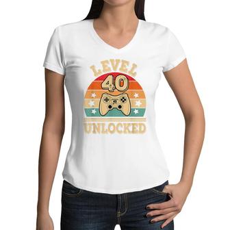 Level 40 Unlocked Video Gaming 40Th Birthday 1982 Game Retro Women V-Neck T-Shirt - Seseable