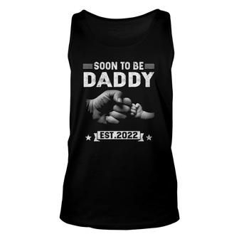 Soon To Be Daddy Est 2022 Retro Fathers Day New Dad Unisex Tank Top - Seseable