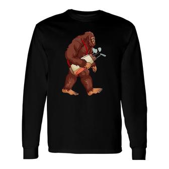 Sasquatch Lover Golf Bigfoot Golfer Golfing Long Sleeve T-Shirt | Seseable CA