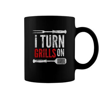 Mens Funny Grilling Barbecue Pun | I Turn Grills On Dad Joke Coffee Mug - Seseable