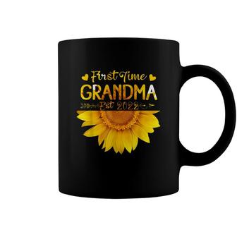 Promoted To Grandma Est 2022 First Time Grandma Sunflower Coffee Mug - Seseable