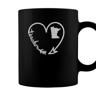 Retro Minnesota Teacher Arrow Heart Home State Gift Coffee Mug - Seseable