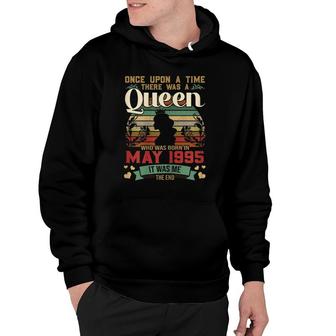 26 Years Old Birthday Girls 26Th Birthday Queen May 1995 Ver2 Hoodie - Seseable