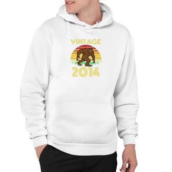 2014 5Th Birthday Vintage Bigfoot 5 Years Old Gift Hoodie - Monsterry