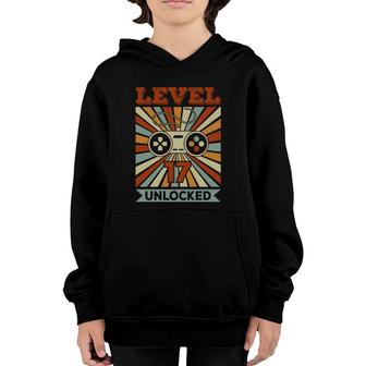 17Th Birthday Gamer Great Level Unlock 17 Youth Hoodie - Seseable