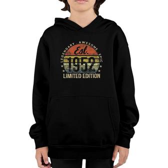 Est 1952 Limited Edition 70Th Birthday Gifts 70 Years Old Youth Hoodie | Mazezy