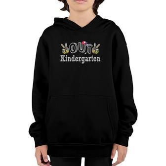 Peace Out Kindergarten -Last Day Of School Kindergarten Teacher Student Graduation Peace Hand Sign With Hat Youth Hoodie - Seseable