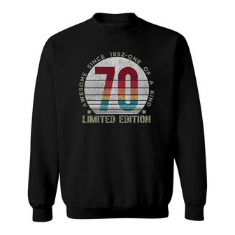 70 Years Old Vintage 1952 Retro Limited Edition 70Th Birthday Sweatshirt | Mazezy