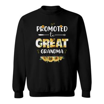 Promoted To Grandma 2022 Sunfower Yellow Flower Mom Sweatshirt - Seseable