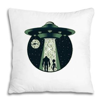 Abduction Aliens 51 Ufo Et Universe Astronaut Sci Fi Gift Pillow | Mazezy