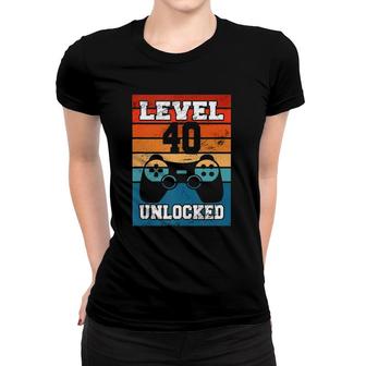 Level 40 Unlocked 40 Years Old Retro 80S 40Th Birthday Gamer Women T-shirt - Seseable