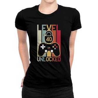 Level 40 Unlocked Video Gamer 40 Year Old 40Th Birthday Gift Women T-shirt - Seseable