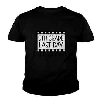 2022 Last Day Autograph School 5Th Grade Teacher & Student Youth T-shirt - Thegiftio UK