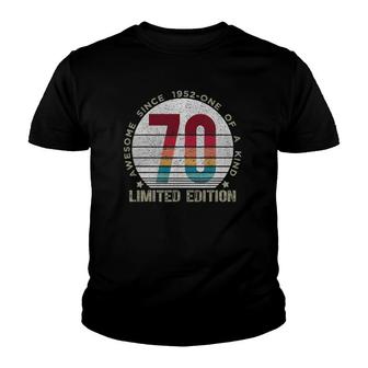 70 Years Old Vintage 1952 Retro Limited Edition 70Th Birthday Youth T-shirt | Mazezy AU