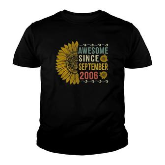 Awesome September 2006 Flower 15 Years Old 15Th Bday Gift Youth T-shirt - Seseable