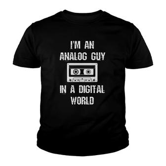 Mens Im An Analog Guy In A Digital World Retro Vintage Tech Youth T-shirt - Thegiftio UK
