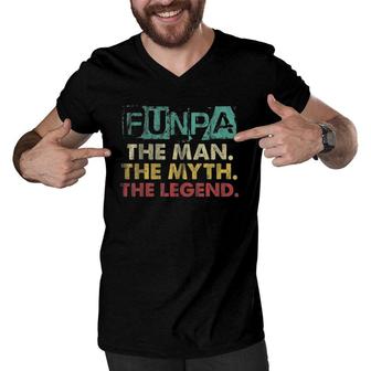 Funpa Retro Fathers Day Man Myth Legend Vintage Dad Grandpa Men V-Neck Tshirt - Seseable