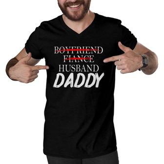 Mens Boyfriend Fiance Husband Daddy Fathers Day Gift Men V-Neck Tshirt - Seseable