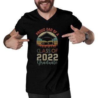Proud Dad Of A Class Of 2022 Graduate Seniors Vintage Retro Men V-Neck Tshirt - Seseable
