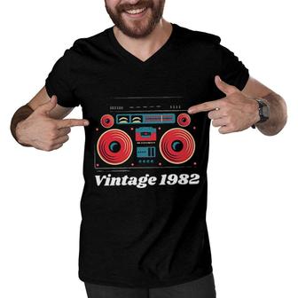 Vintage 1982 Radio Vintage Style Great Gift Men V-Neck Tshirt - Seseable