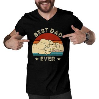 Vintage Best Dad Ever Fist Bump Funny Fathers Day Daddy Gift Men V-Neck Tshirt - Seseable