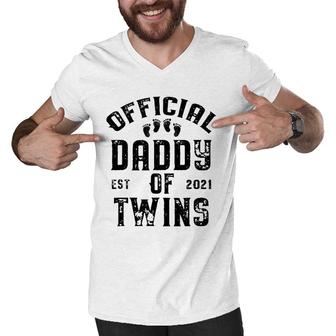 Twin Dad 2021 Funny New Daddy Of Twins Fathers Day Gift Men V-Neck Tshirt - Seseable