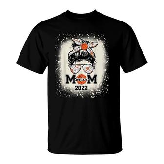 Basketball Senior Mom 2022 - Messy Bun T-Shirt - Seseable
