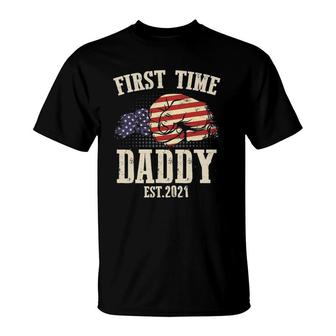 First Time Daddy New Dad Est 2021 Fathers Day Present T-Shirt - Seseable