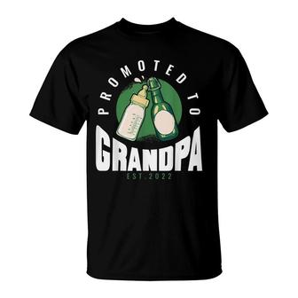Funny Grandpa Promoted To Grandpa 2022 T-Shirt - Seseable