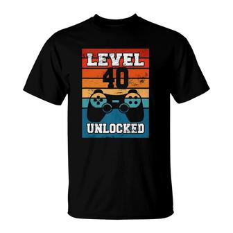 Level 40 Unlocked 40 Years Old Retro 80S 40Th Birthday Gamer T-Shirt - Seseable