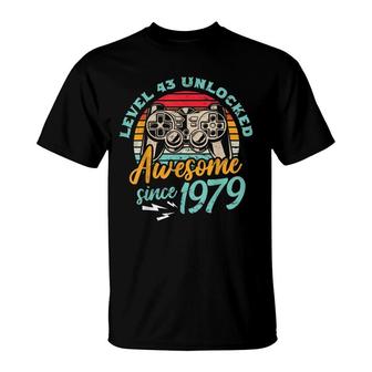 Level 43 Unlocked Awesome 1979 43Th Birthday Man Video Game T-Shirt - Seseable