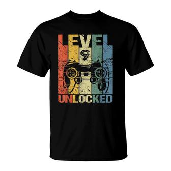 Level 9 Unlocked Awesome 2013 Video Game 9Th Birthday Gift T-Shirt - Seseable