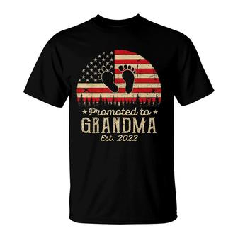 Promoted To Grandma Est 2022 Women First Time Grandma T-Shirt - Seseable