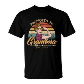 Promoted To Grandma Est 2022 Women Retro First Time Grandma T-Shirt - Seseable