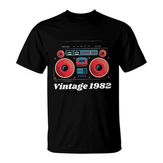 Vintage 1982 Radio Vintage Style Great Gift T-Shirt - Seseable