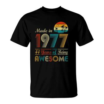 Vintage Retro Made In 1977 44Th Birthday 44 Years Old Gifts T-Shirt - Seseable