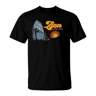 Zion National Park Retro Throwback Graphic Tee T-Shirt | Mazezy