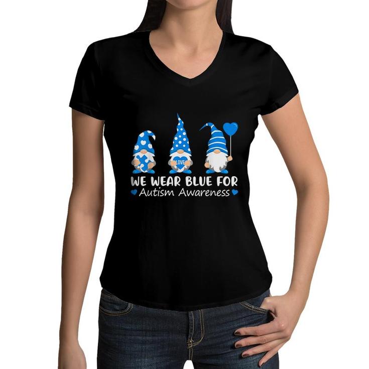 Autism Awareness Gnome In April We Wear Blue Ribbon Puzzle  Women V-Neck T-Shirt