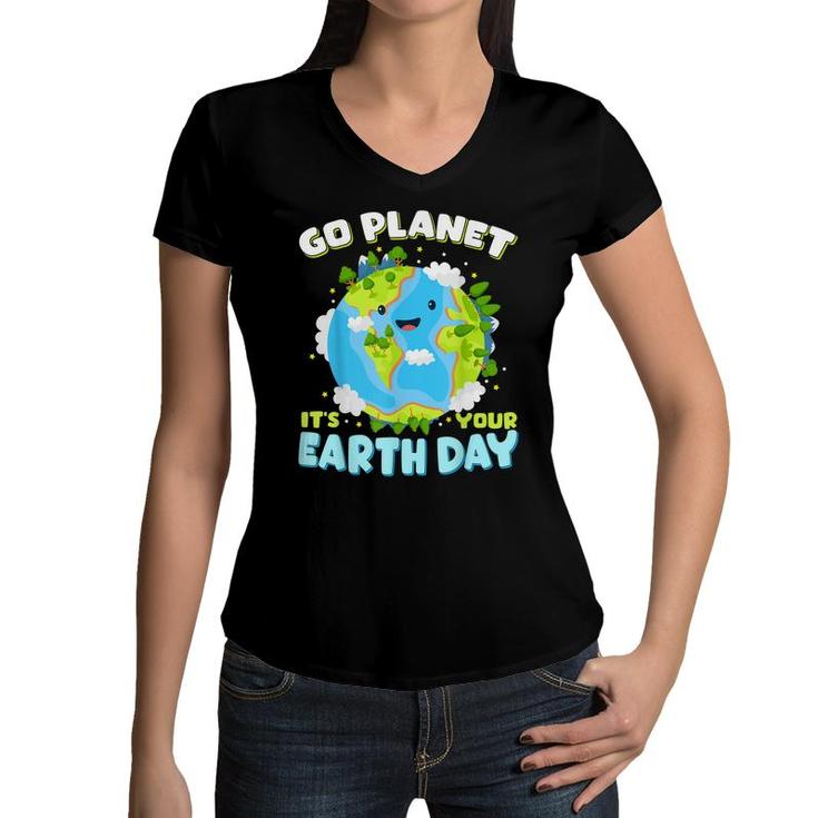 Cute Earth Day 2022 Go Planet Earth Day Everyday  Women V-Neck T-Shirt