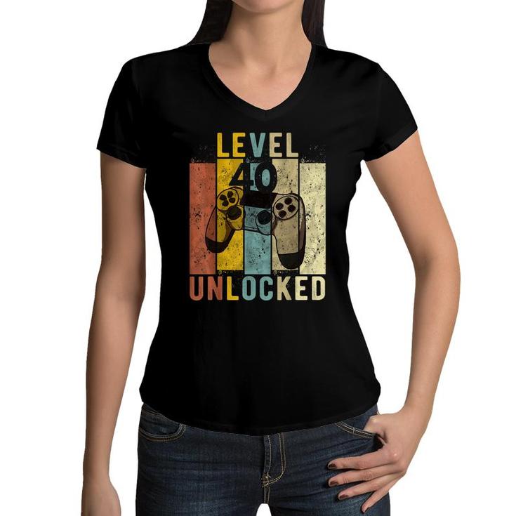 Mens 40Th Birthday Level 40 Unlocked Video Gamer Gift  Women V-Neck T-Shirt