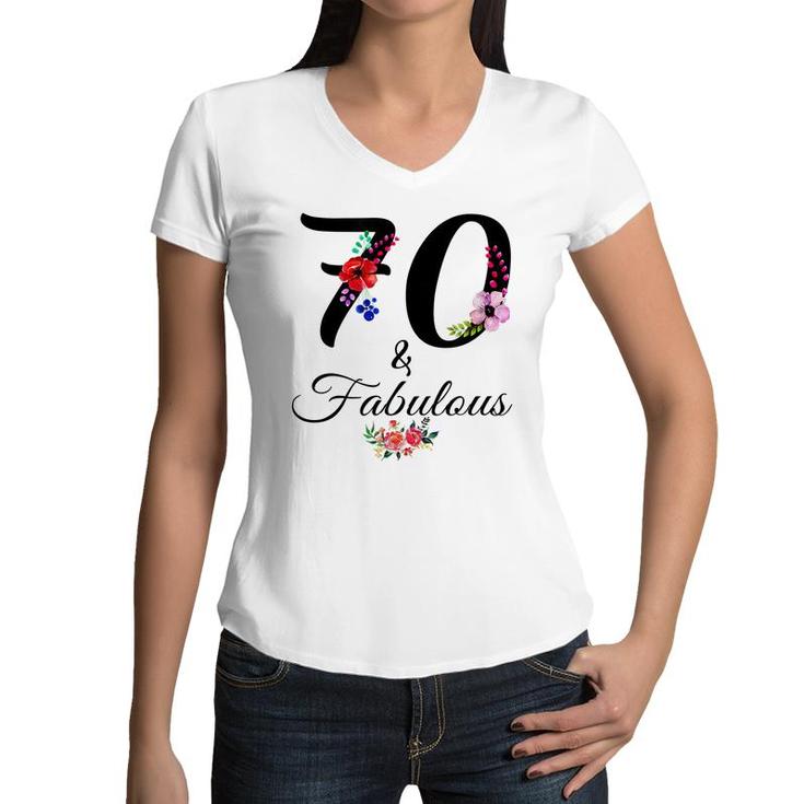 70 & Fabulous 70 Year Old Vintage Floral 1952 70Th Birthday  Women V-Neck T-Shirt