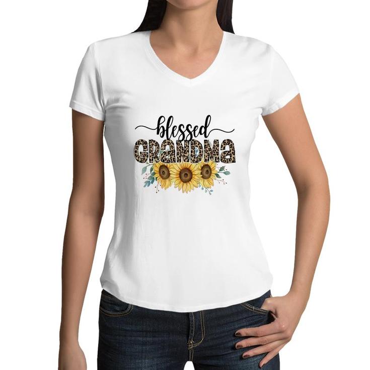 Blessed Grandma Sunflower Leopard Vintage Mothers Day Women V-Neck T-Shirt