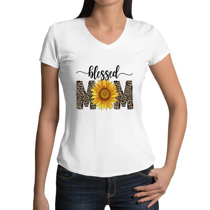 Blessed Mom With Sunflower And Leopard Vintage Mothers Day Design Women V-Neck T-Shirt