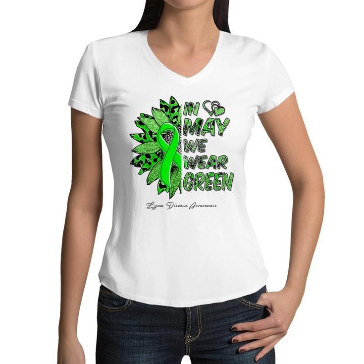 Leopard Daisy In May We Wear Green Lyme Disease Awareness  Women V-Neck T-Shirt