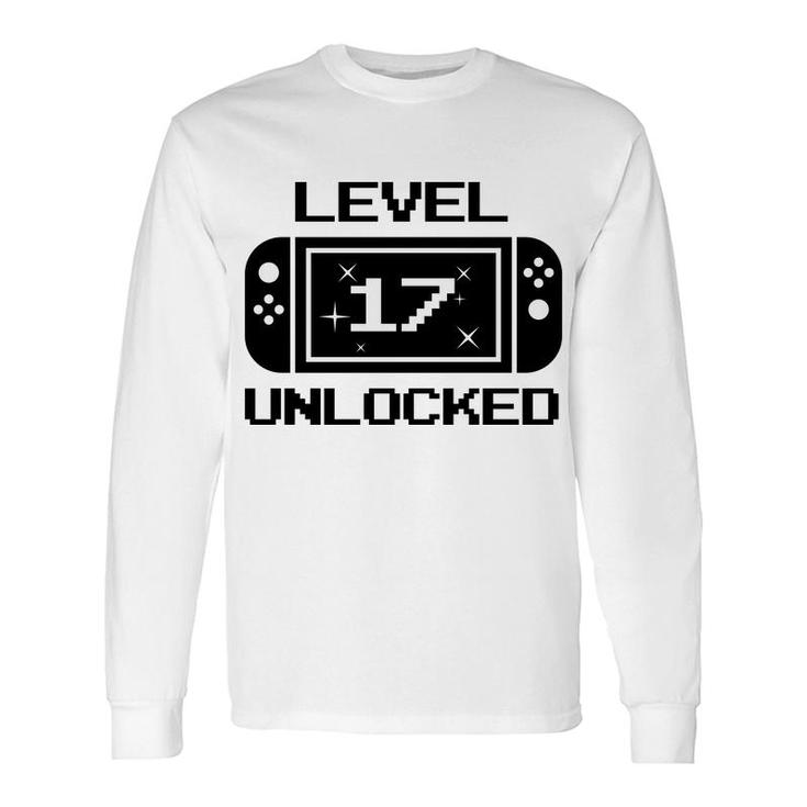 Level 17 Black Gamer 17Th Birthday Great Long Sleeve T-Shirt