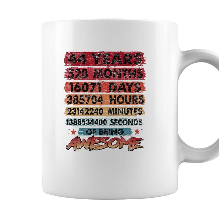 44Th Birthday 44 Years Old Vintage Retro 528 Months Birthday Coffee Mug