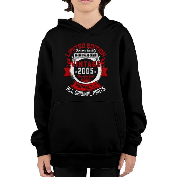 Legend Born In 2005 17Th Birthday Tee For 17 Years Old Youth Hoodie